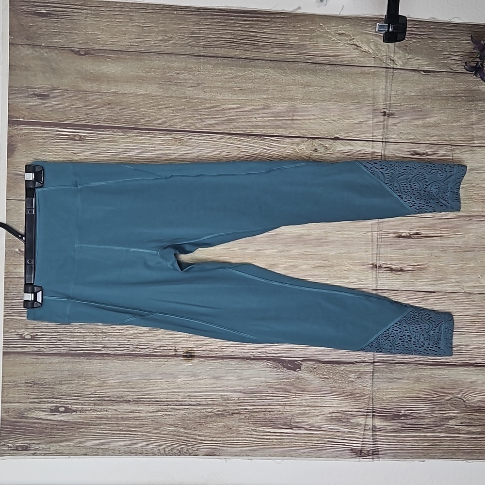 PINK SPORT Victoria’s Secret Ague Lace Bottom Leggings Size XS